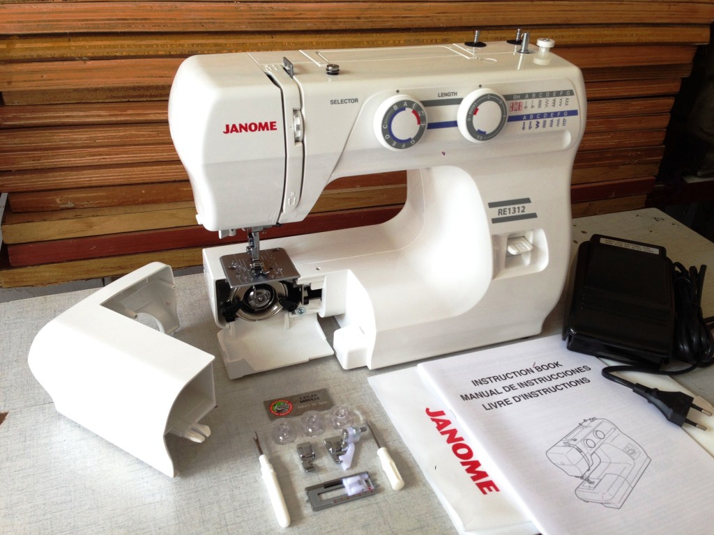 бытовые швейные машины в ташкенте, jack швейные машины в ташкенте цены, Швейная машина Janome, промышленные швейные машины в ташкенте, швейные машинки в узбекистане цены, мини швейная машинка в ташкенте, промышленная машина зигзаг купить в ташкенте, швейные машинки производственные product-janome-1312-back.jpg